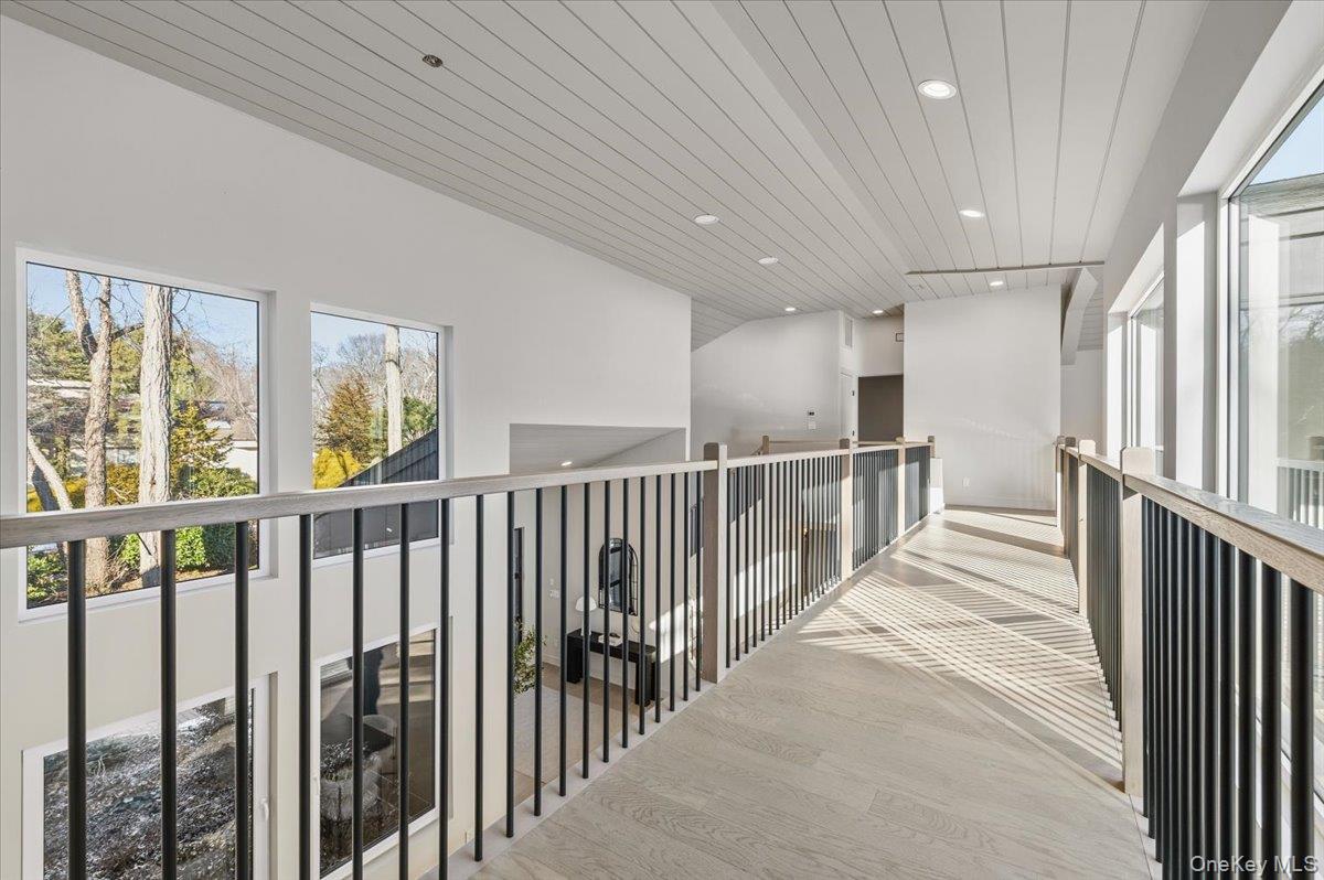 26 Windemere Way, Woodbury, NY 11797