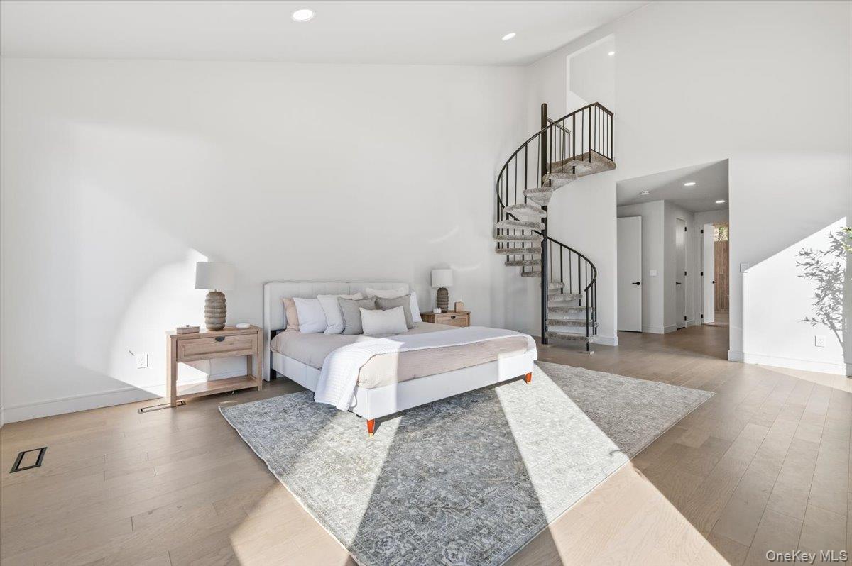 26 Windemere Way, Woodbury, NY 11797