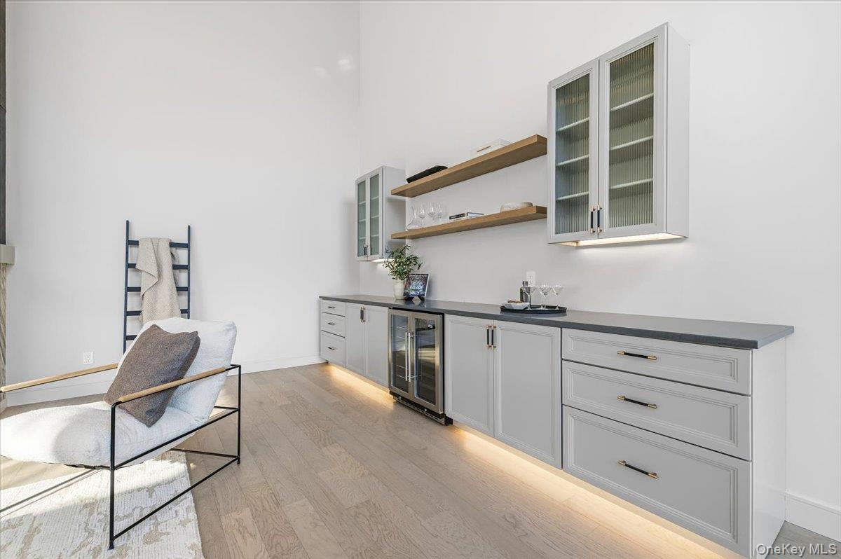 26 Windemere Way, Woodbury, NY 11797