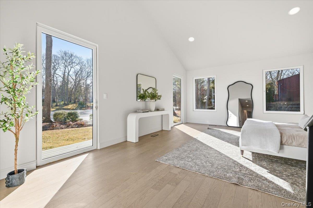 26 Windemere Way, Woodbury, NY 11797