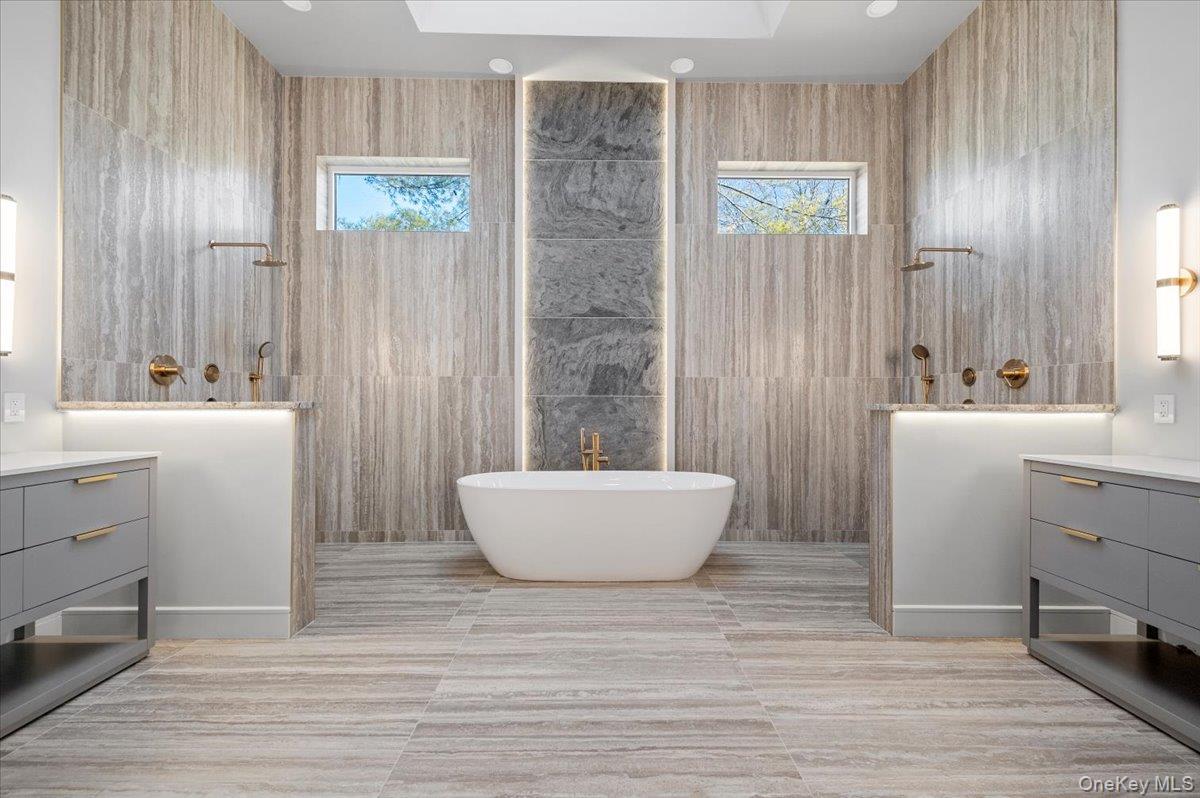 26 Windemere Way, Woodbury, NY 11797