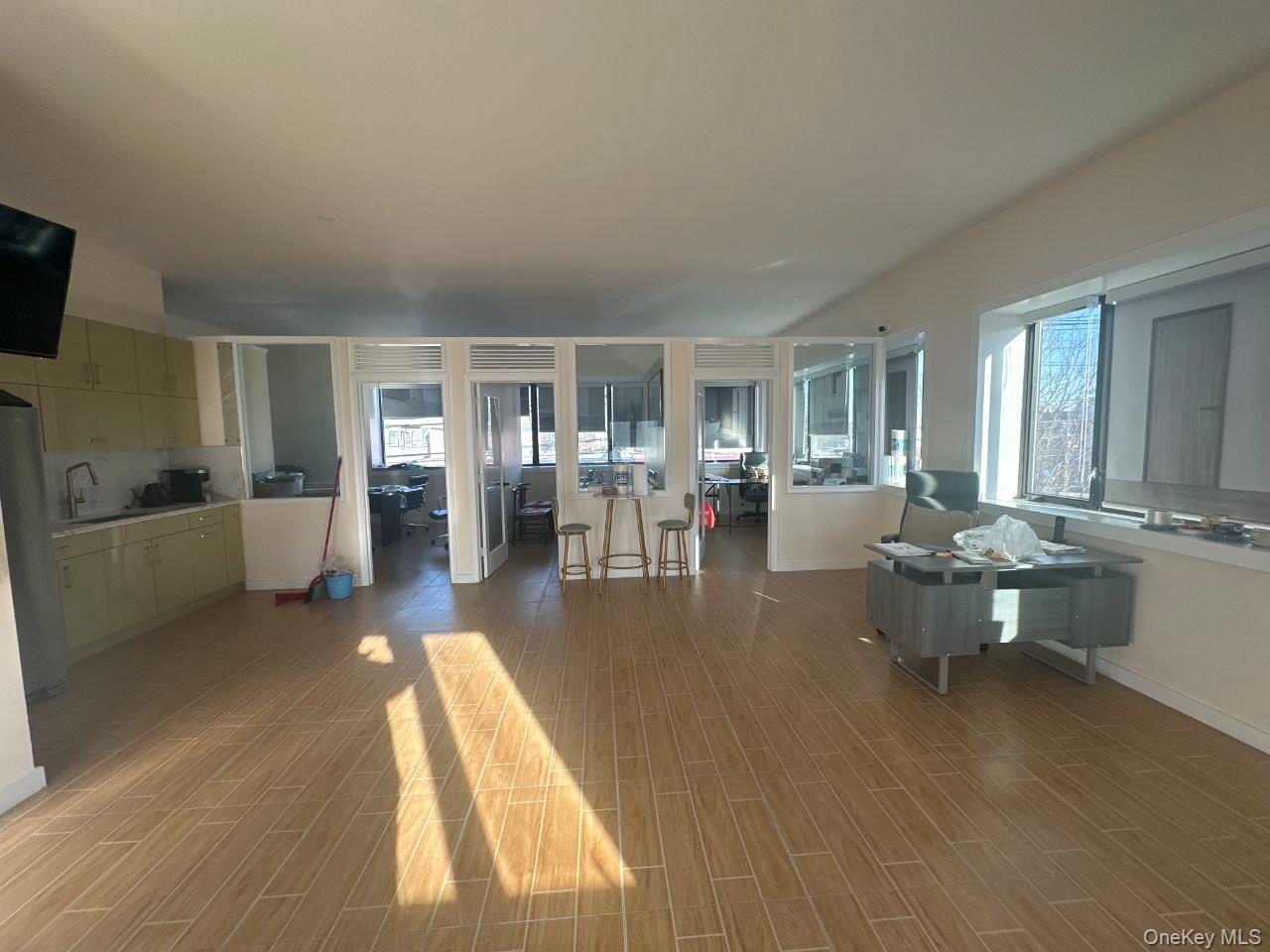 3552 E Tremont Avenue # 2nd fl, Bronx, NY 10465