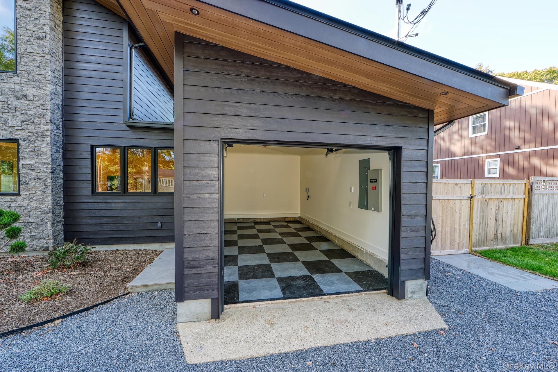 17 Heather Drive, Remsenburg, NY 11960