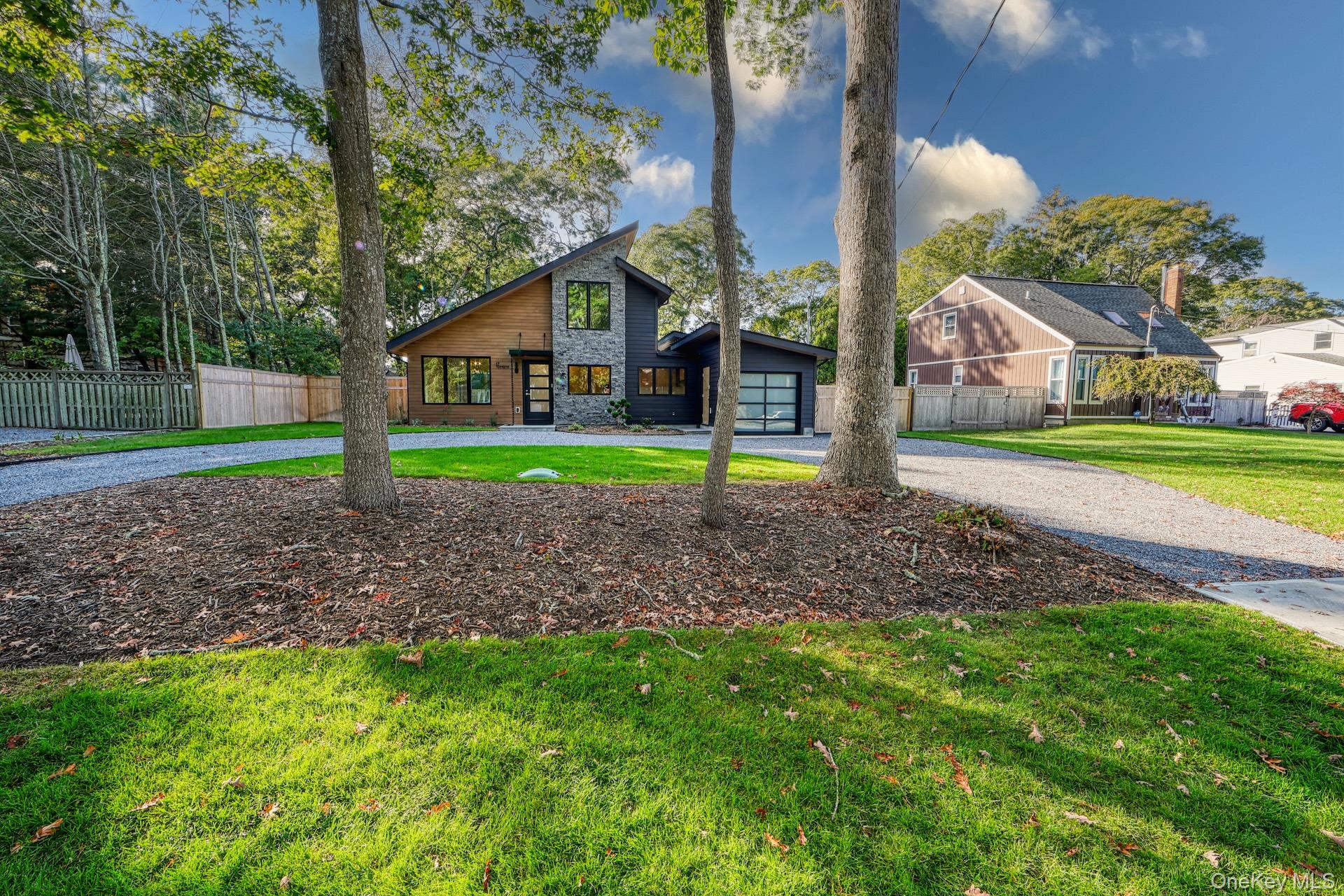 17 Heather Drive, Remsenburg, NY 11960