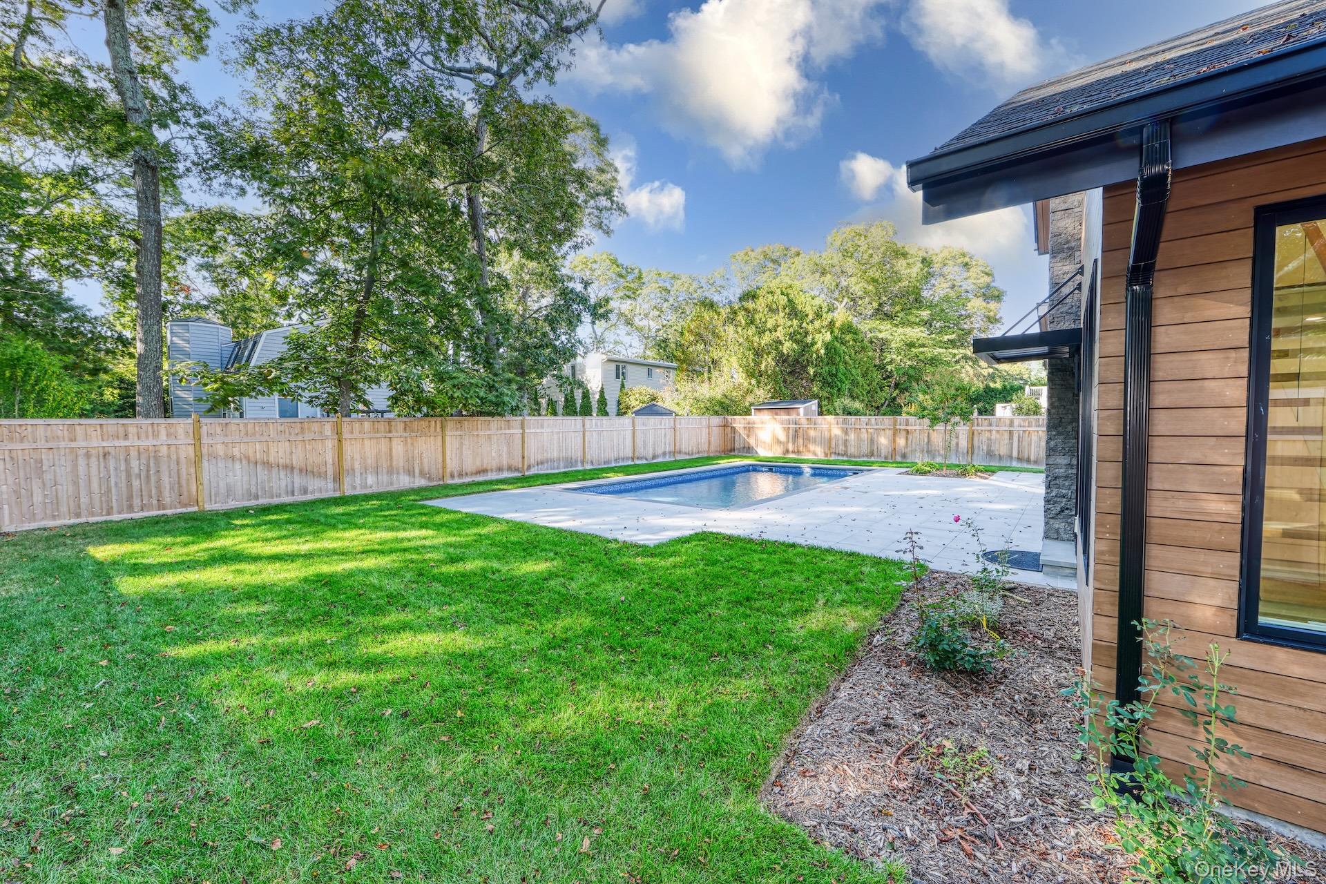 17 Heather Drive, Remsenburg, NY 11960