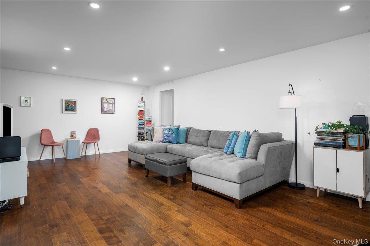 499 N Broadway # 8F, White Plains, NY 10603