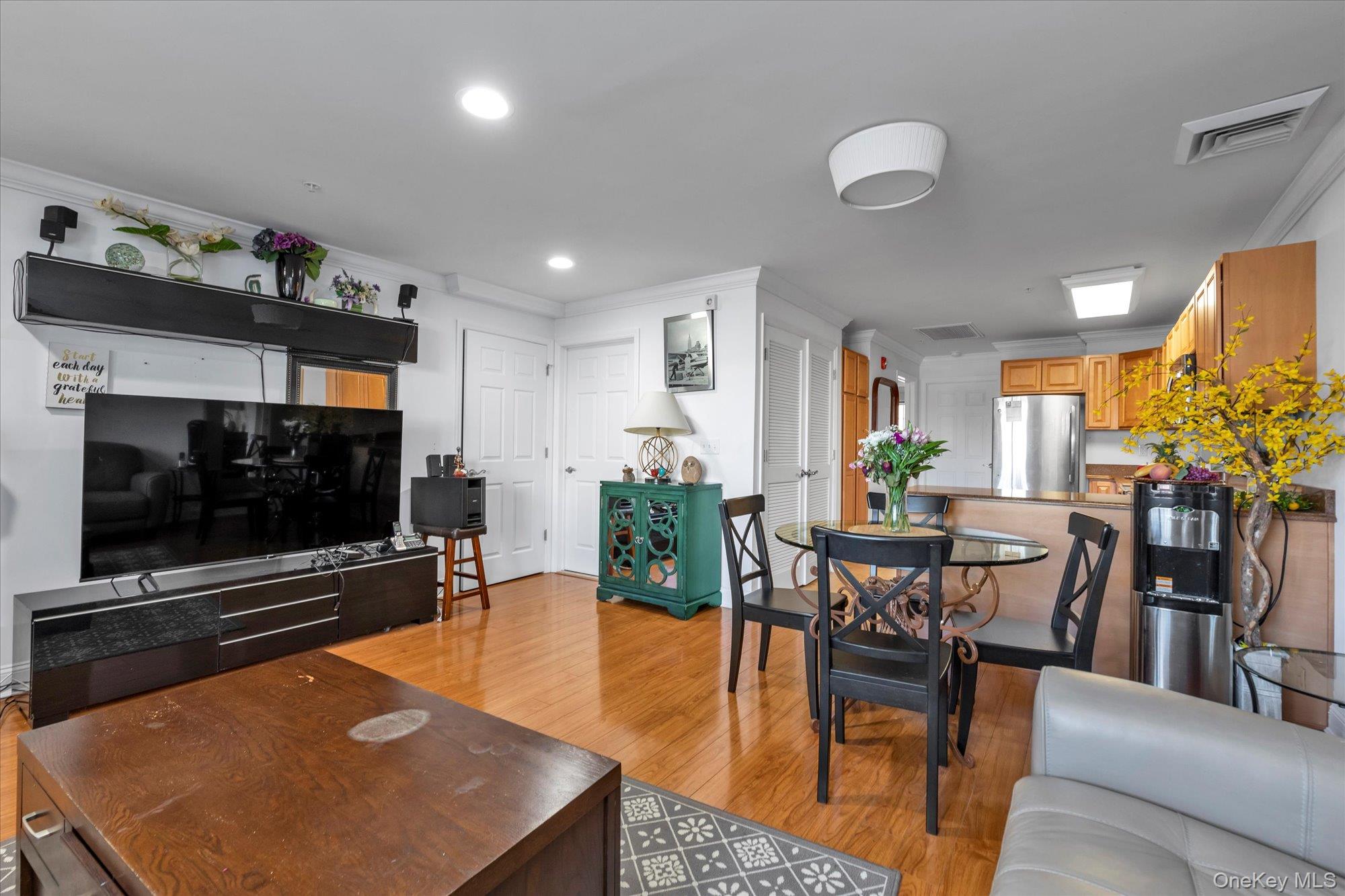 817 Willow Lane, Valley Stream, NY 11580