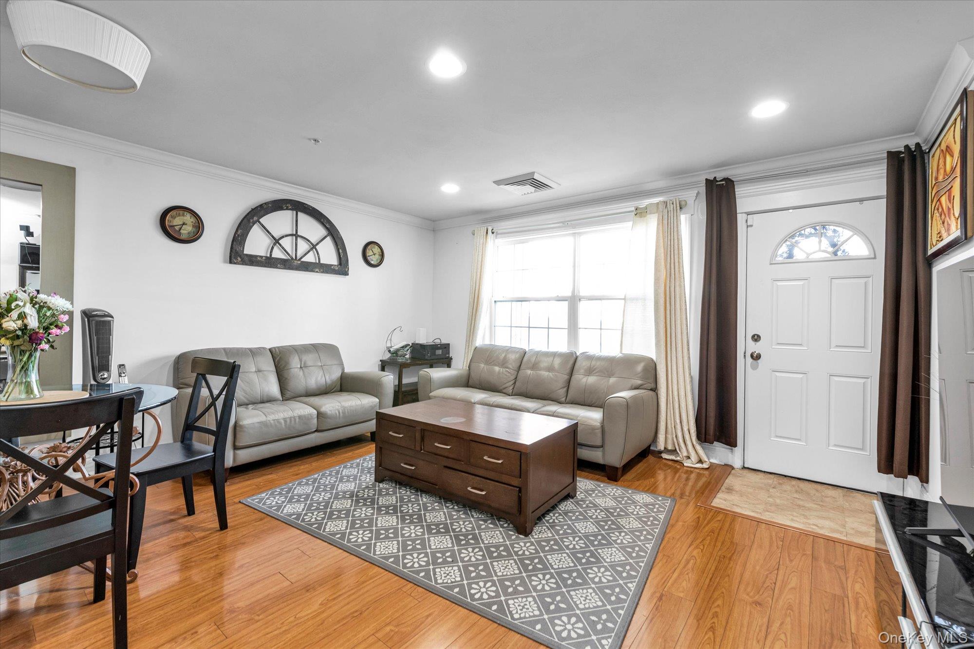 817 Willow Lane, Valley Stream, NY 11580