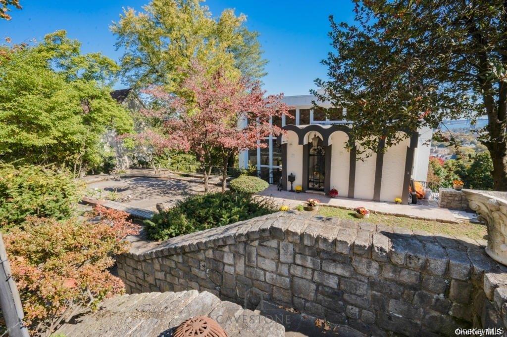 337 Howard Avenue, Staten Island, NY 10301