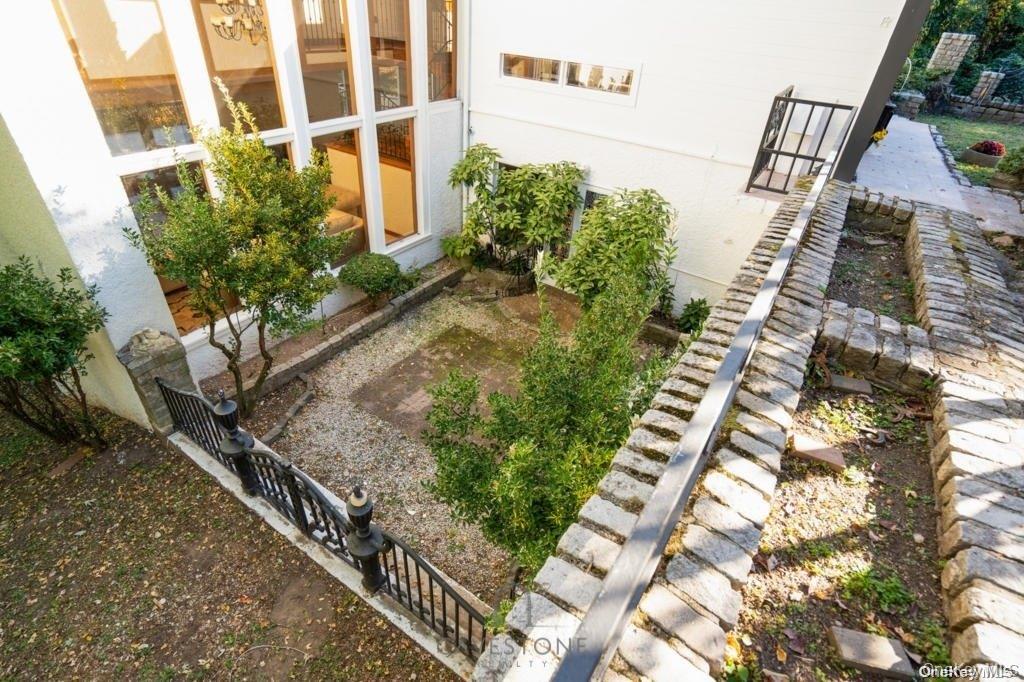 337 Howard Avenue, Staten Island, NY 10301