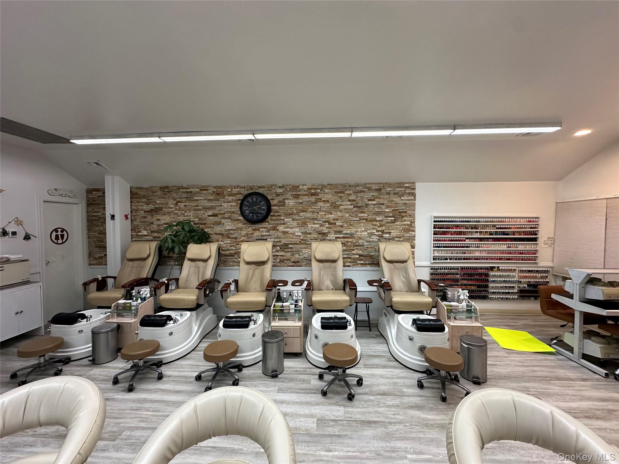 120 Jackson Avenue, Syosset, NY 11791