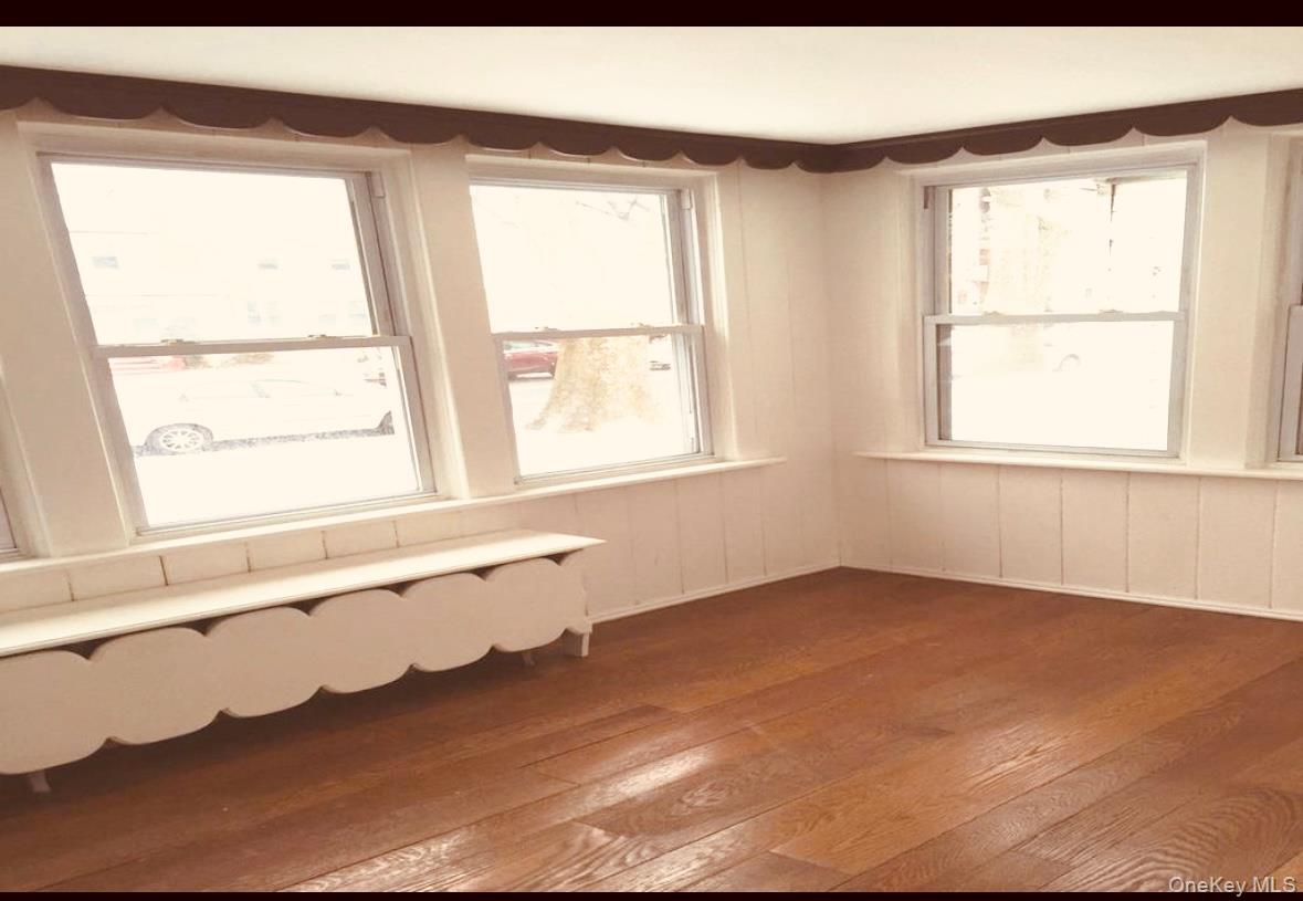 19022 111th Road, Saint Albans, NY 11412