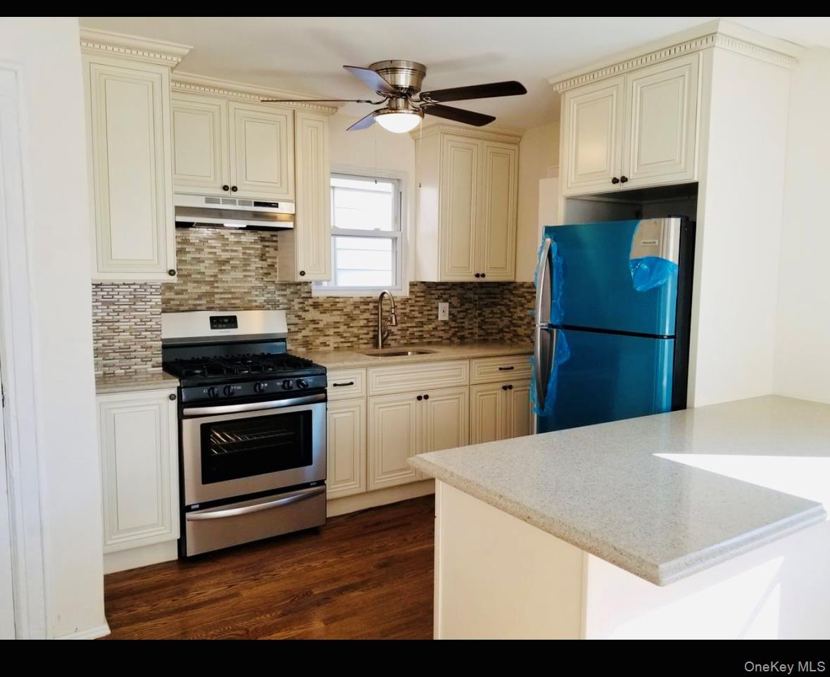 19022 111th Road, Saint Albans, NY 11412