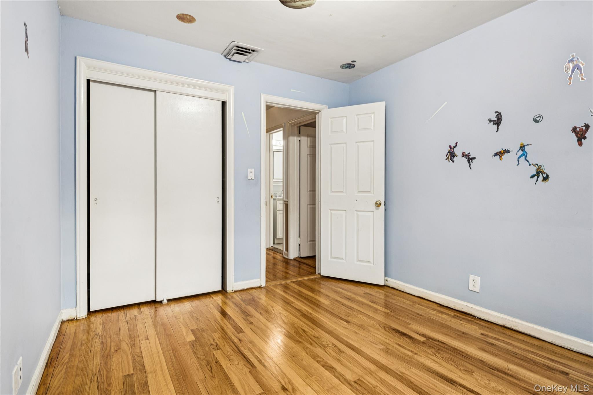 15 Baylis Place, Lynbrook, NY 11563