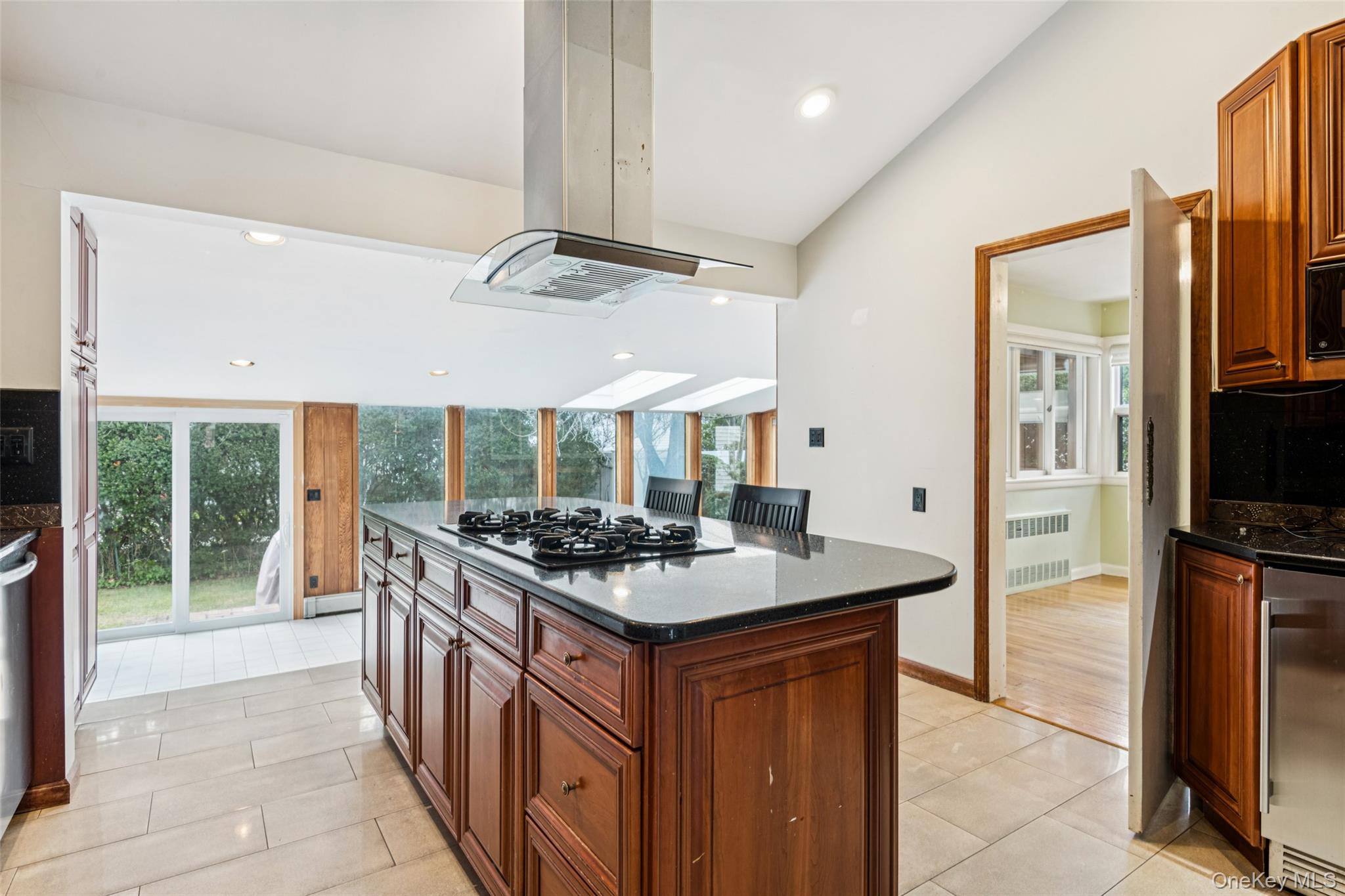 15 Baylis Place, Lynbrook, NY 11563