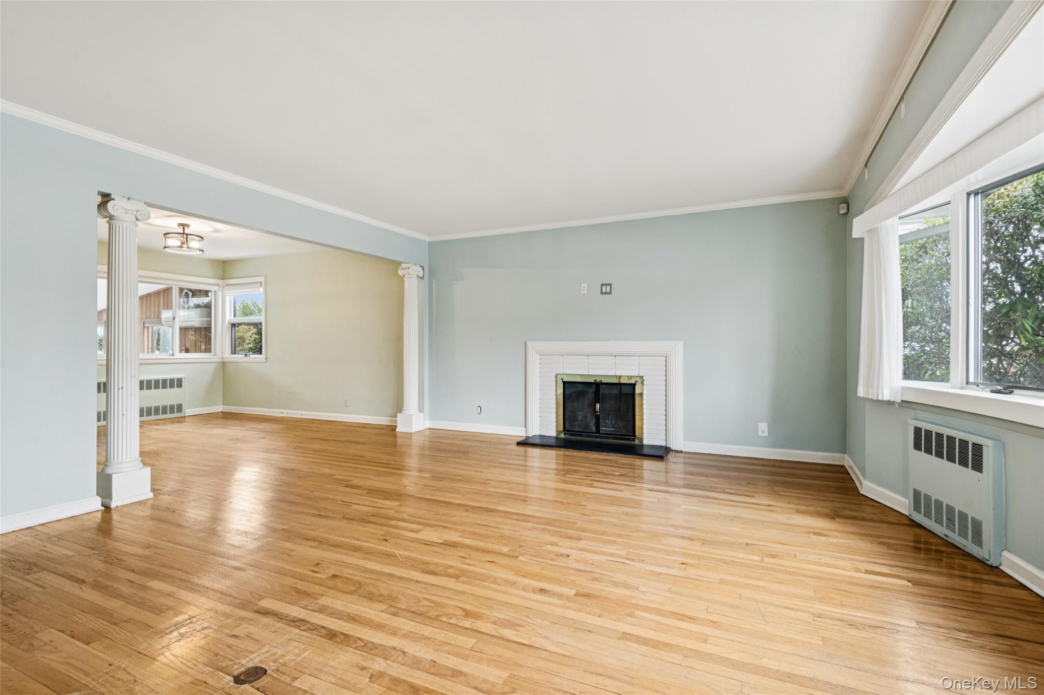 15 Baylis Place, Lynbrook, NY 11563