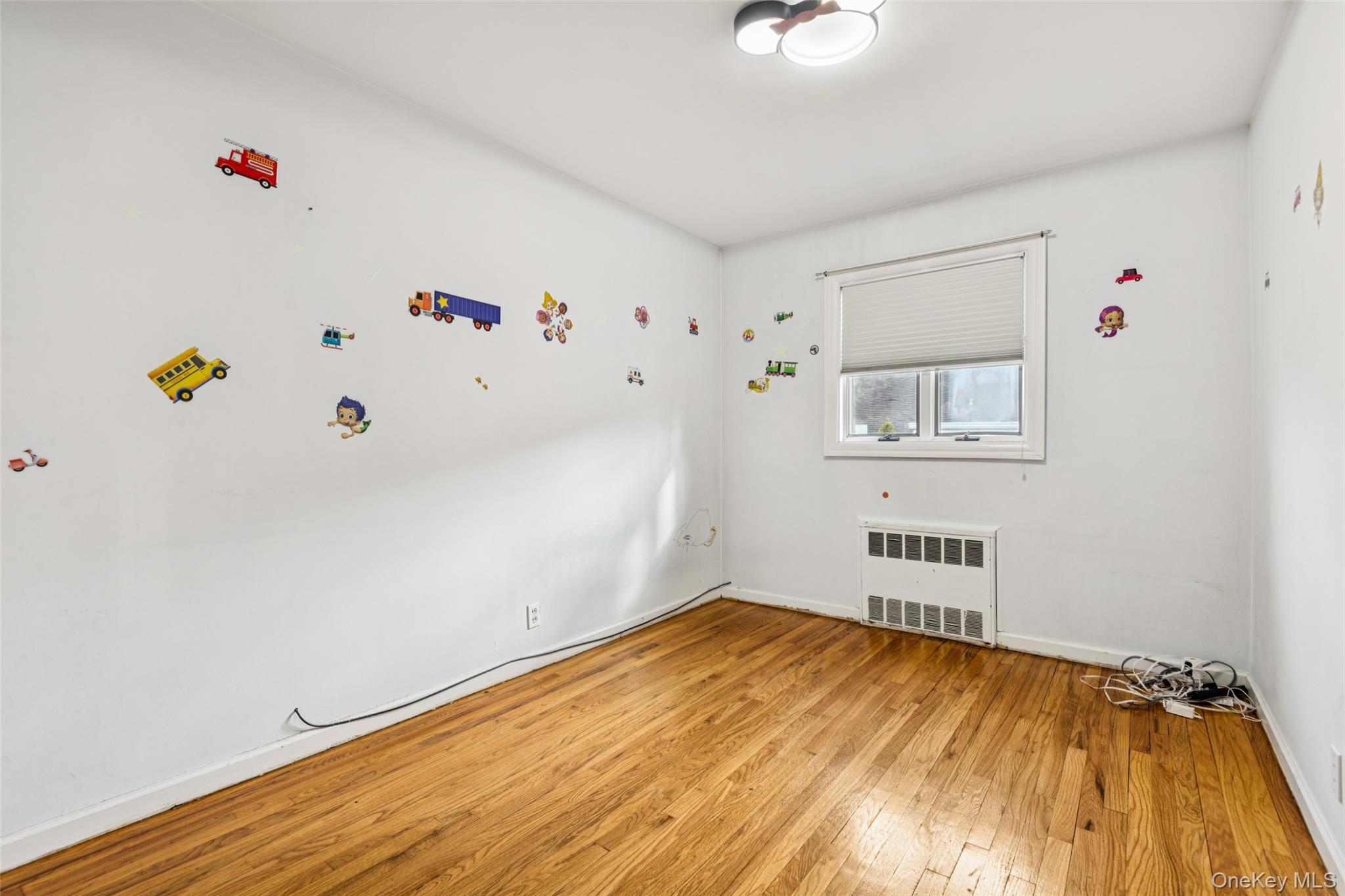 15 Baylis Place, Lynbrook, NY 11563