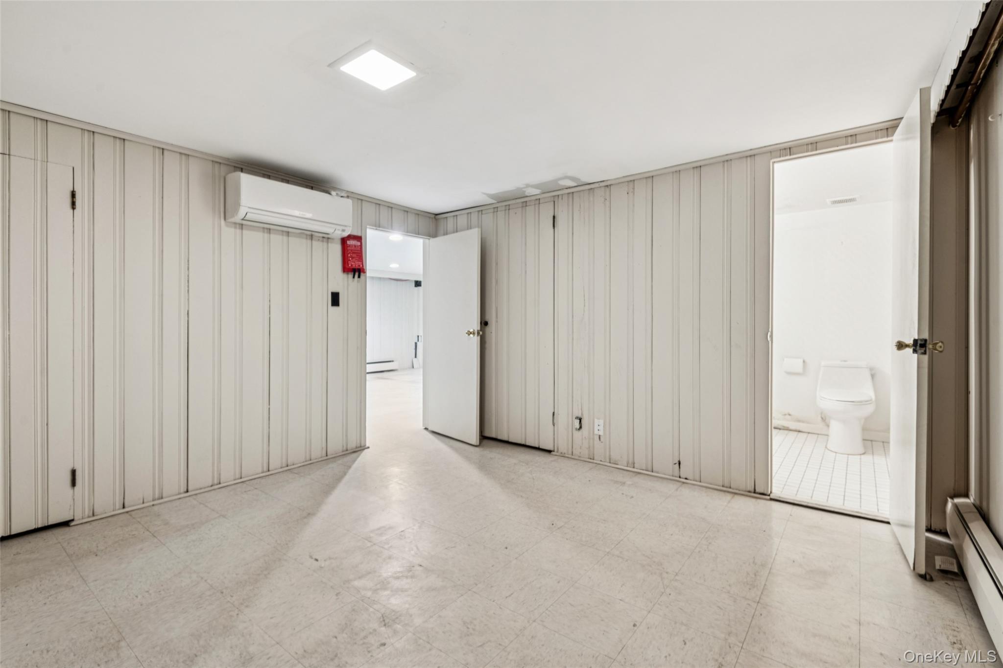 15 Baylis Place, Lynbrook, NY 11563