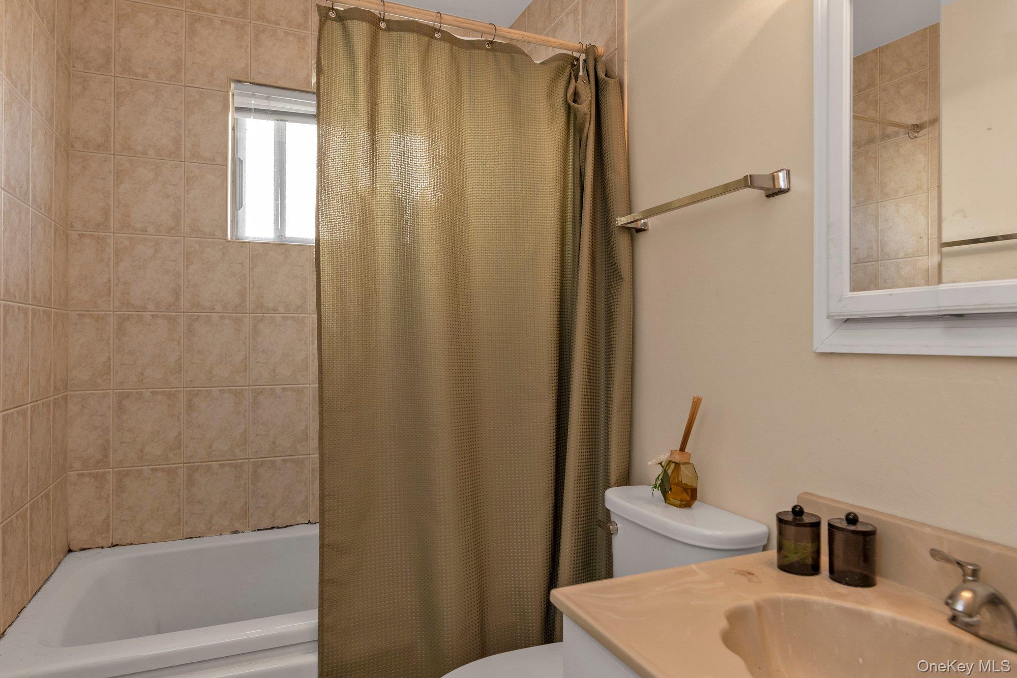 7 Vilno Court, Huntington Station, NY 11746