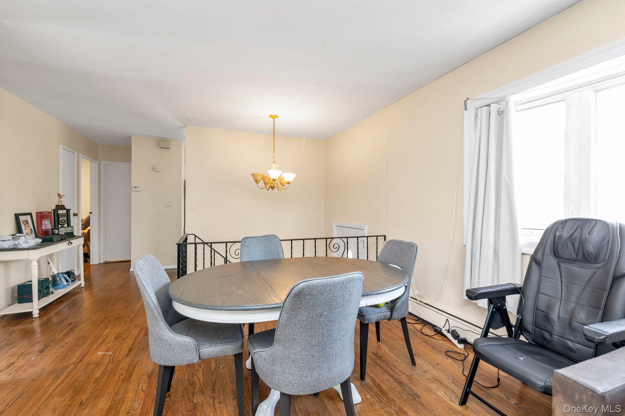 7 Vilno Court, Huntington Station, NY 11746