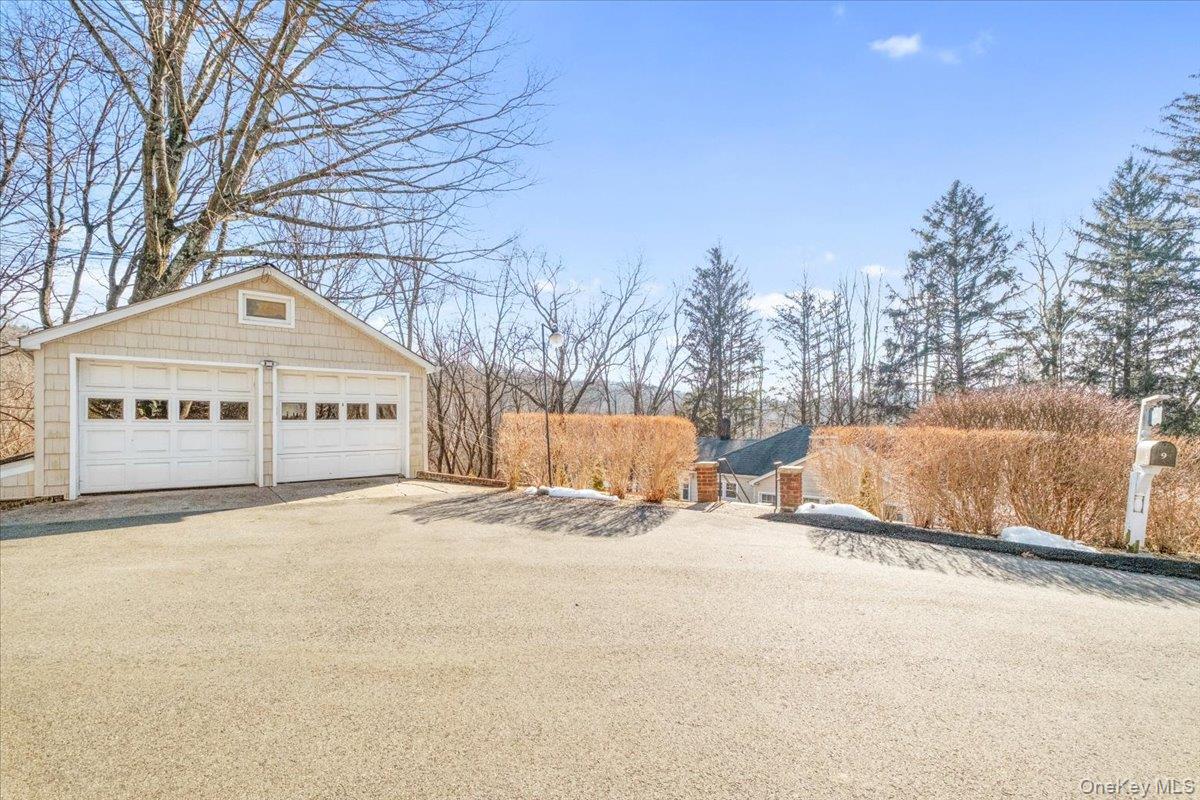 9 Crescent Hill Drive, Cortlandt Manor, NY 10567