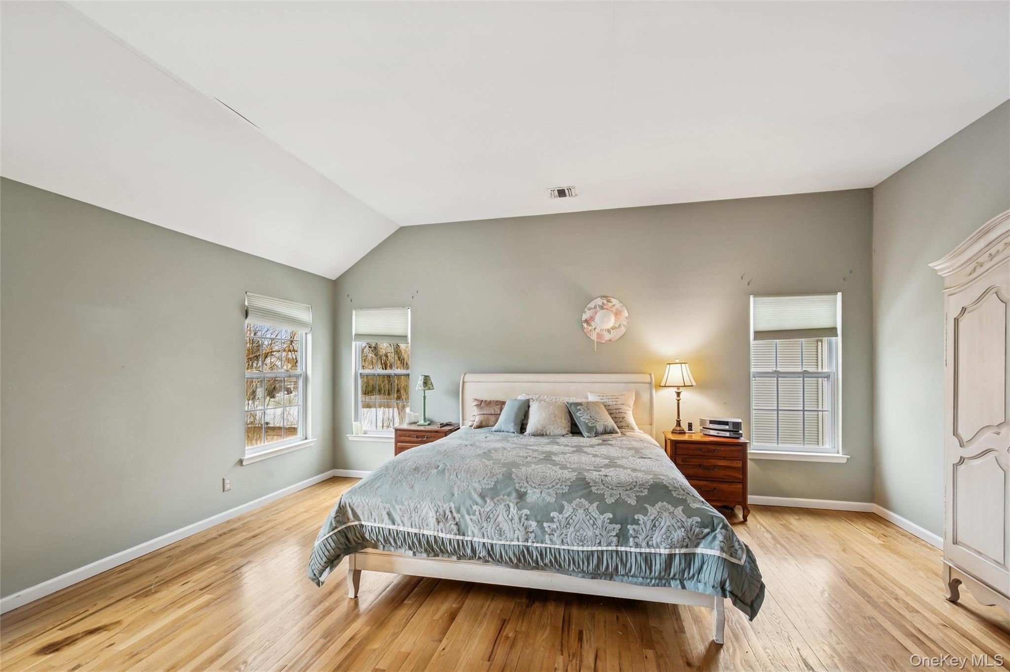 80 Fairview Avenue, Islip Terrace, NY 11752