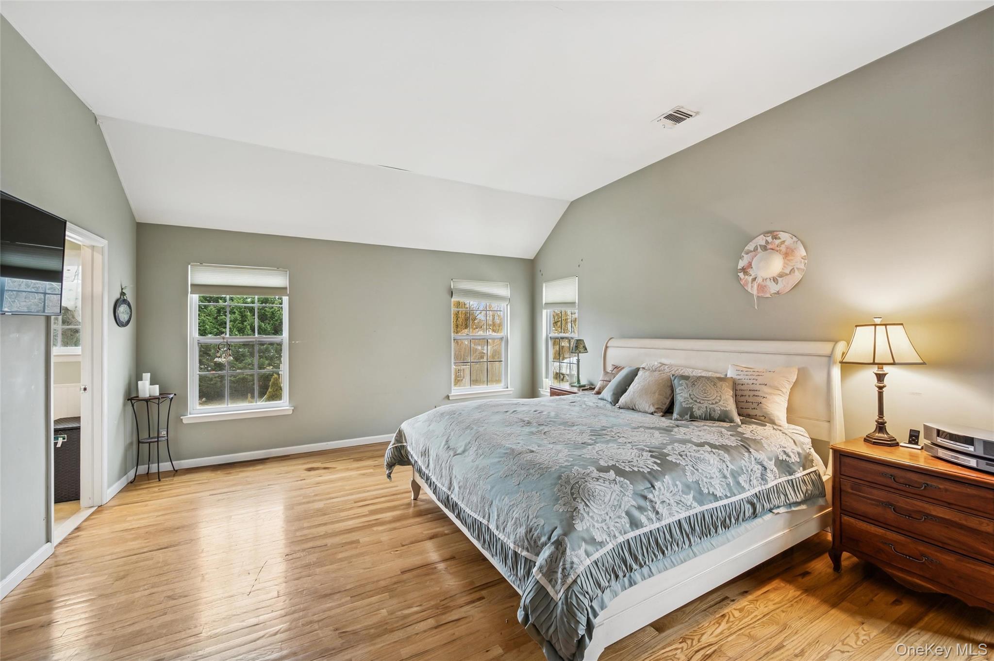 80 Fairview Avenue, Islip Terrace, NY 11752