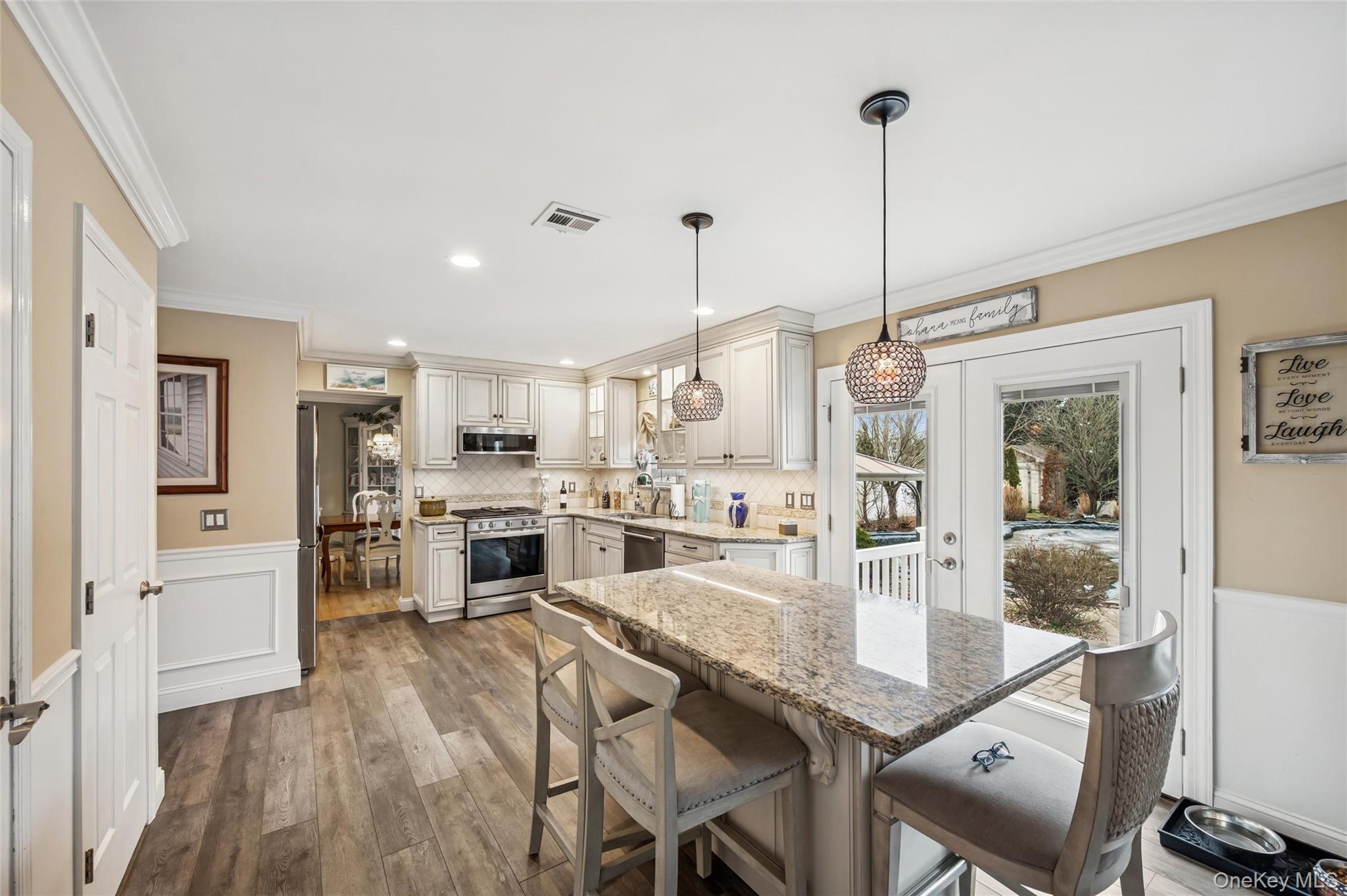 80 Fairview Avenue, Islip Terrace, NY 11752