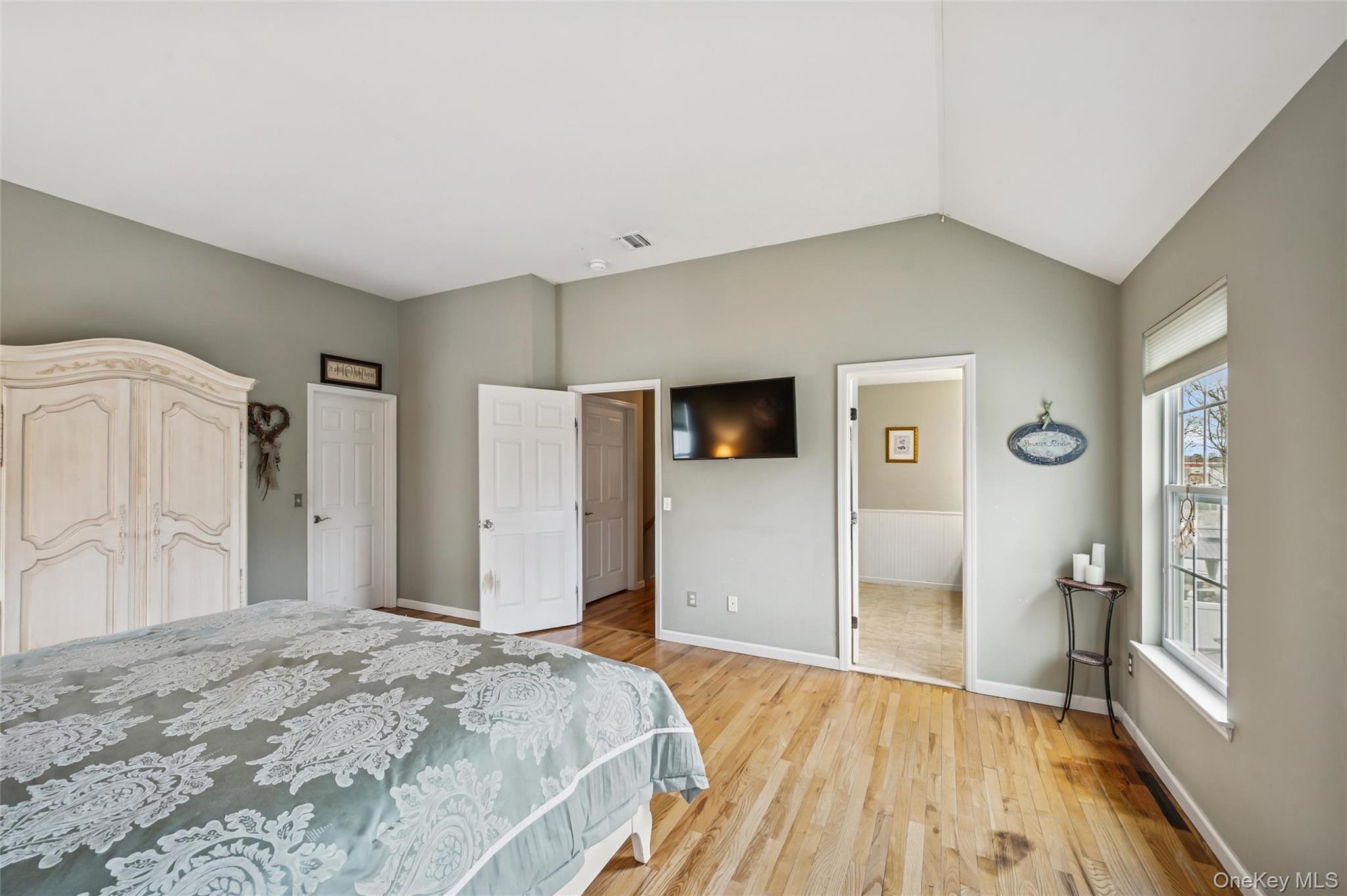 80 Fairview Avenue, Islip Terrace, NY 11752