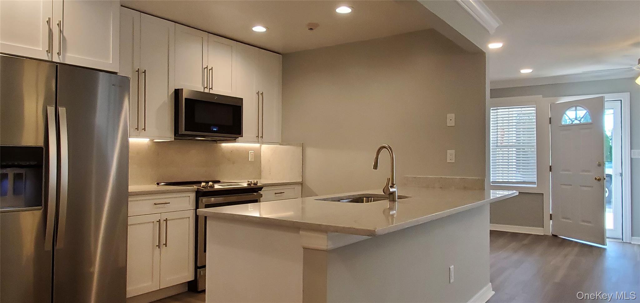 81 Secatogue Avenue # 37, Farmingdale, NY 11735