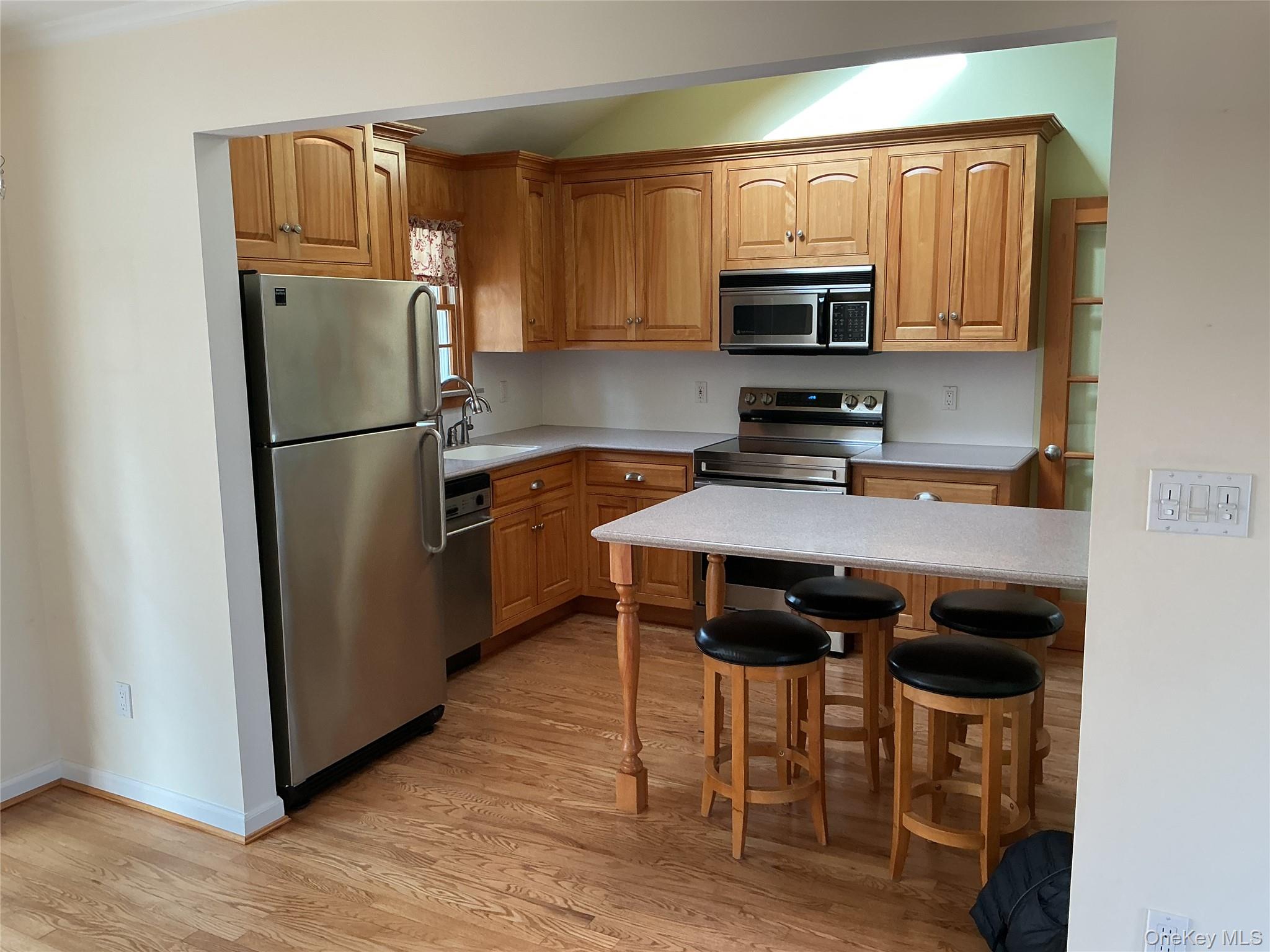 34 Scholl Drive, Farmingdale, NY 11735