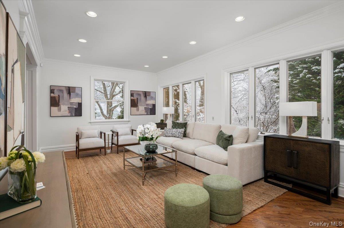 31 Howell Avenue, Larchmont, NY 10538