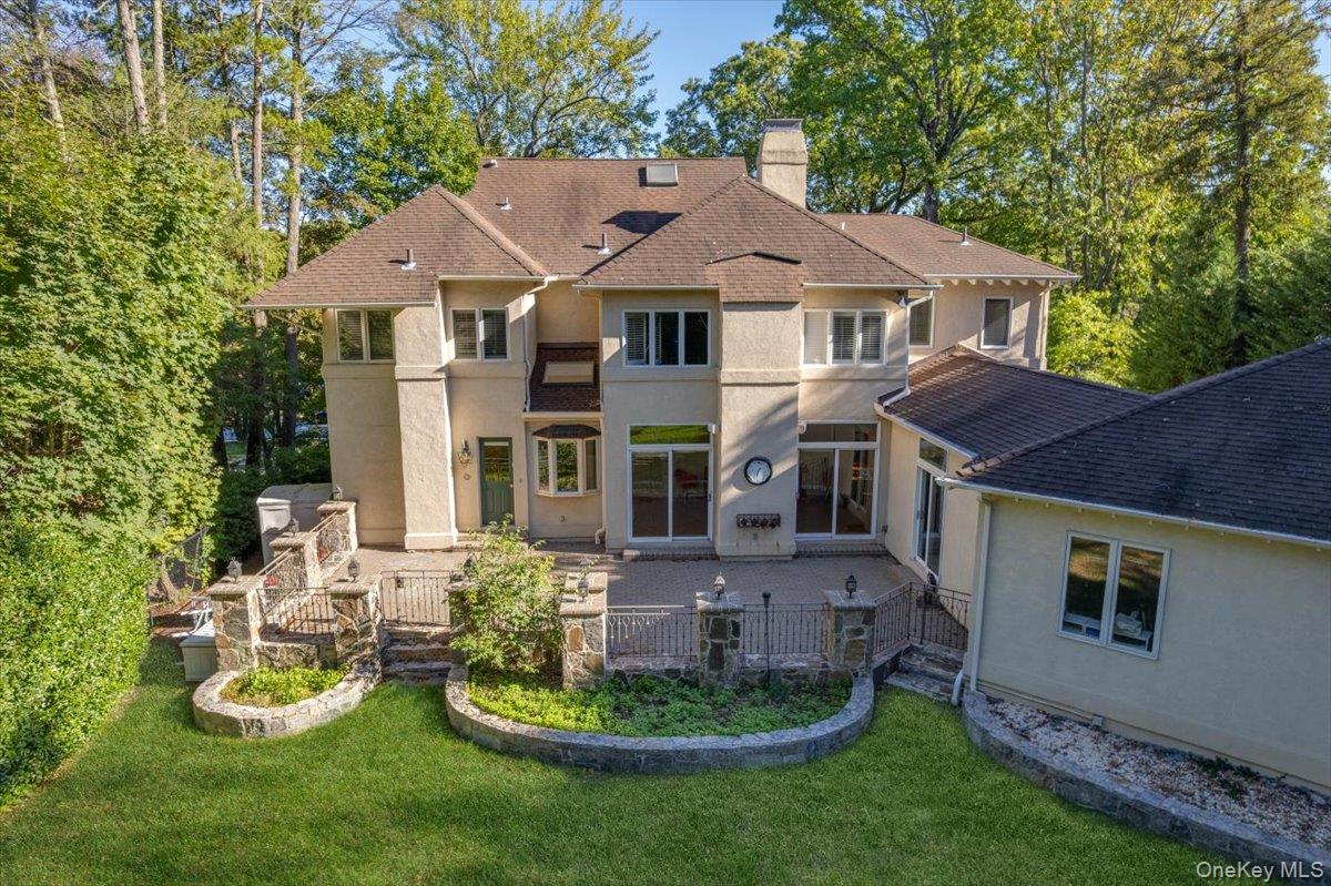 31 Howell Avenue, Larchmont, NY 10538