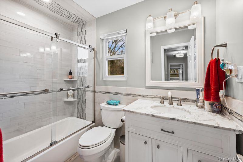 31 Country Lane Drive, Kings Park, NY 11754