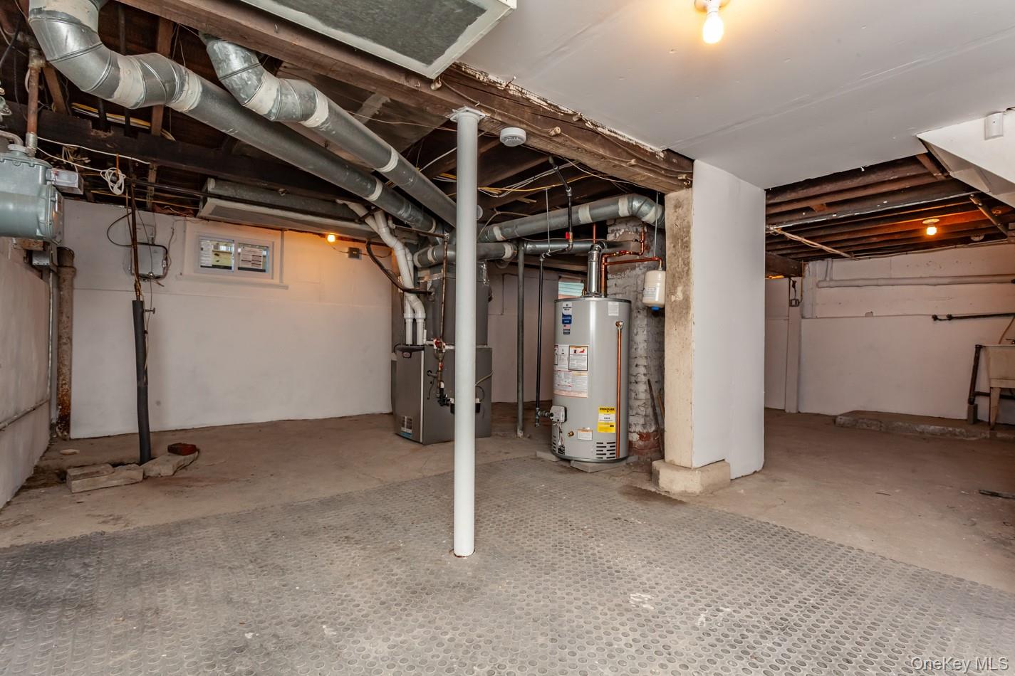 89 Smith Street, Poughkeepsie, NY 12601