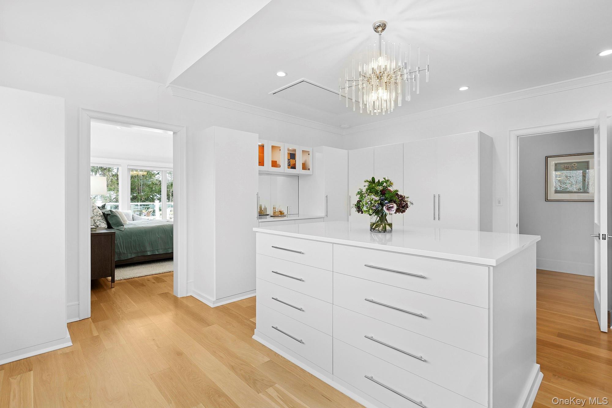 4 Heatherwood Lane, Quogue, NY 11959