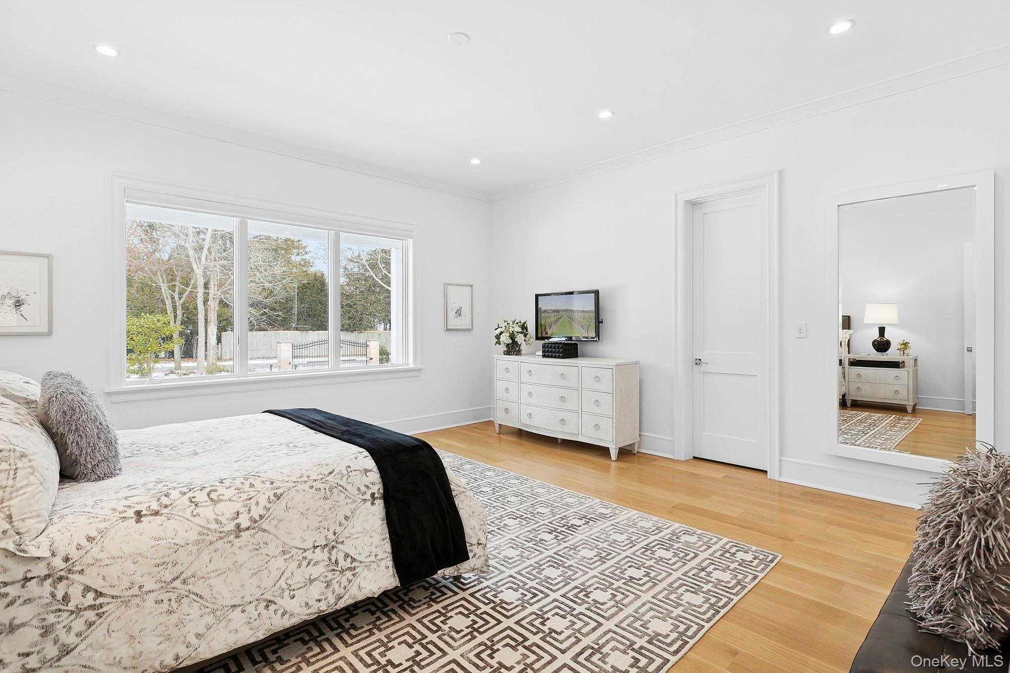 4 Heatherwood Lane, Quogue, NY 11959