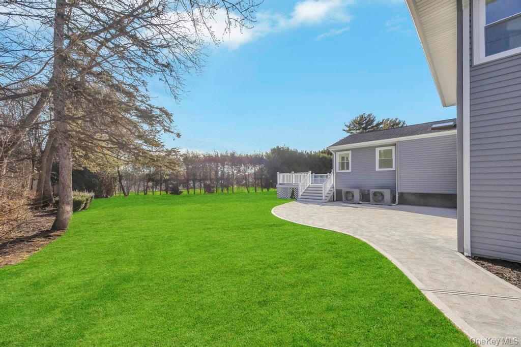 7 Suzanne Lane, Bethpage, NY 11714