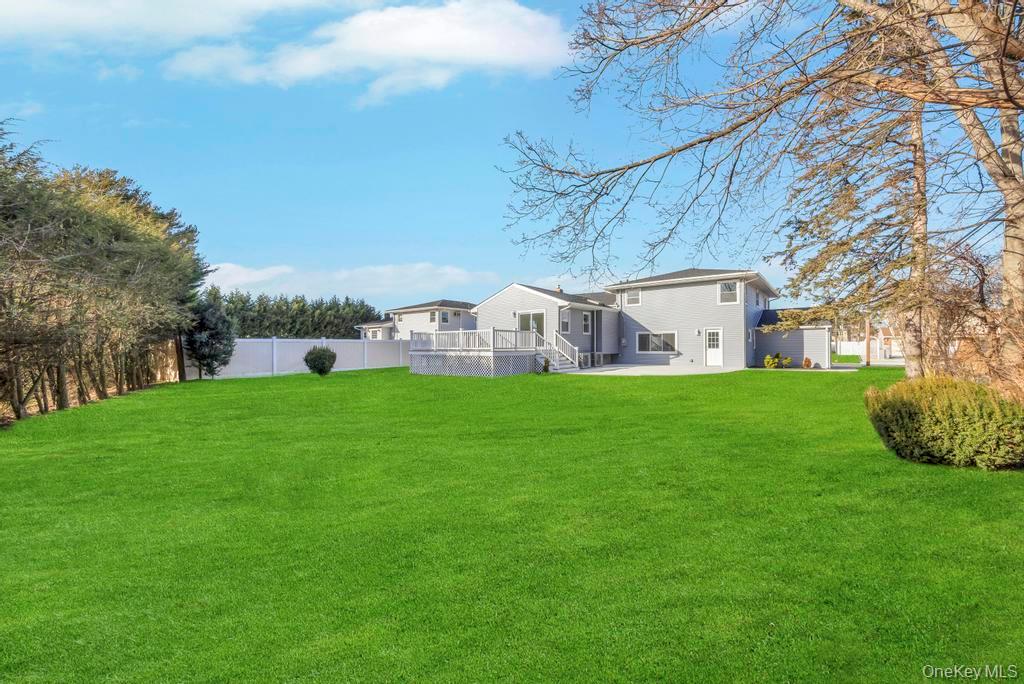 7 Suzanne Lane, Bethpage, NY 11714