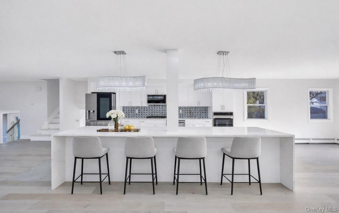 7 Suzanne Lane, Bethpage, NY 11714