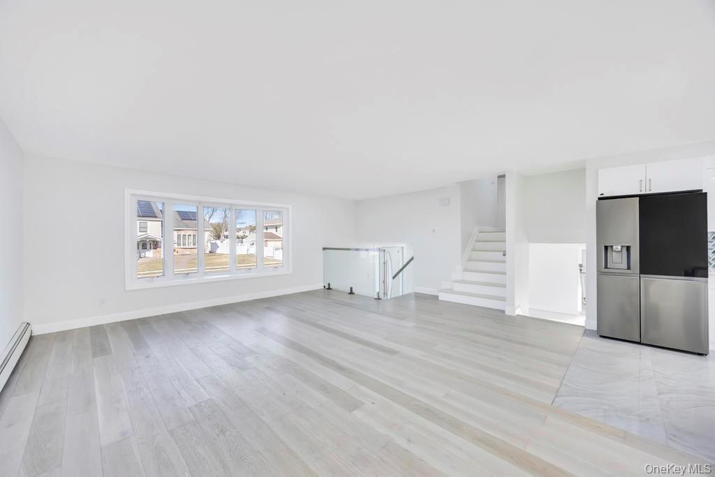 7 Suzanne Lane, Bethpage, NY 11714