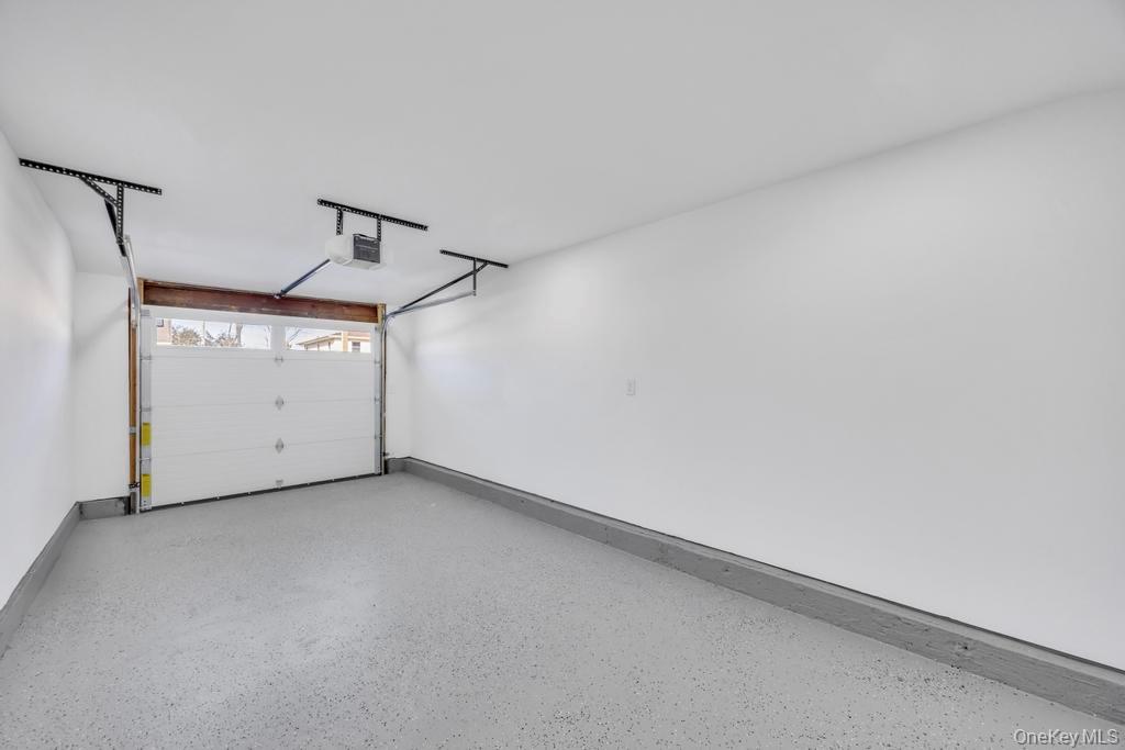 7 Suzanne Lane, Bethpage, NY 11714