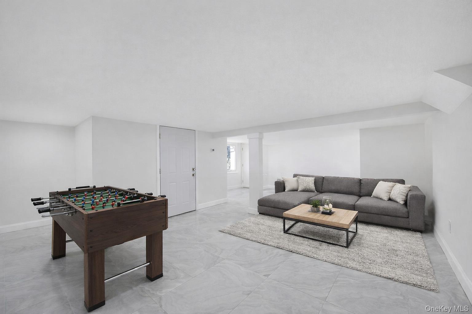 7 Suzanne Lane, Bethpage, NY 11714