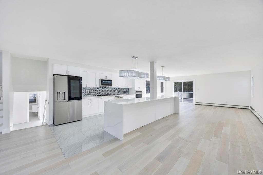 7 Suzanne Lane, Bethpage, NY 11714