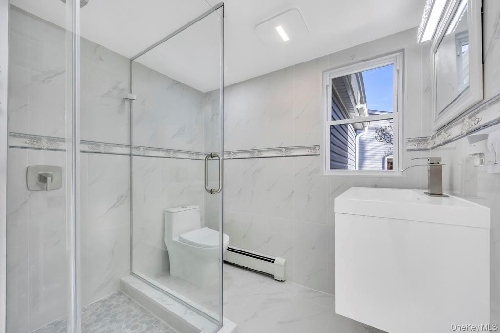 7 Suzanne Lane, Bethpage, NY 11714