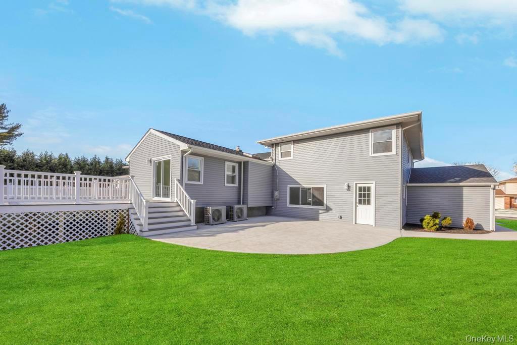 7 Suzanne Lane, Bethpage, NY 11714