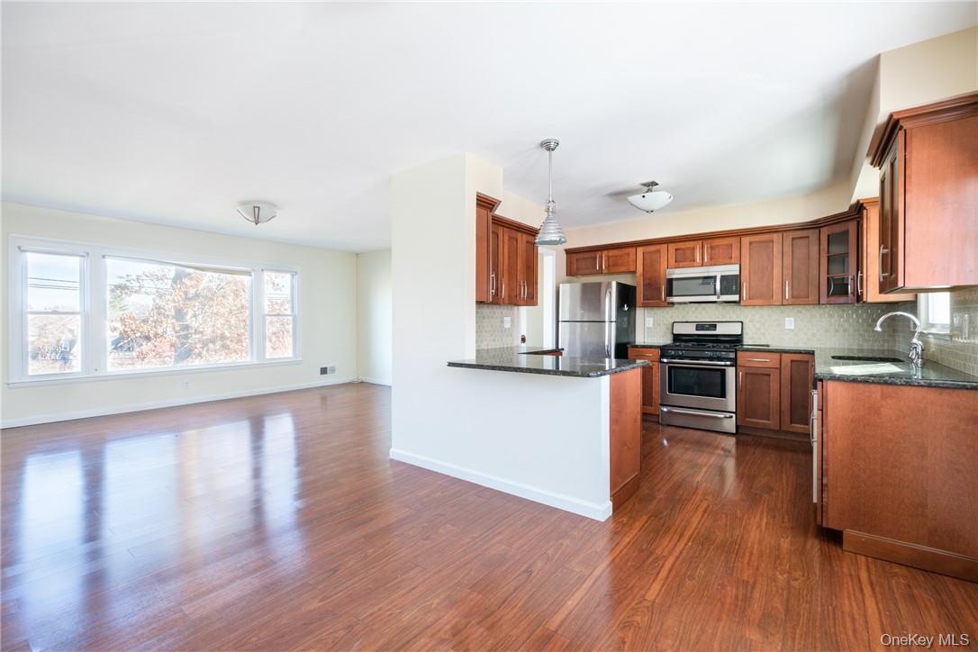 1320 Mamaroneck Avenue, Mamaroneck, NY 10543