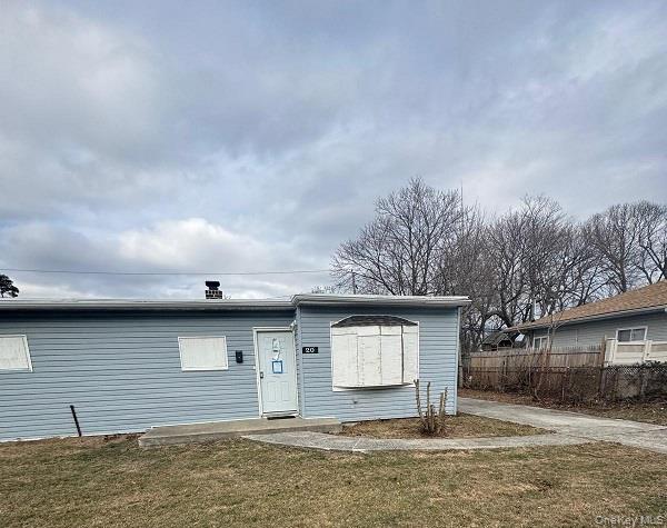 20 Somerset Road N, Amityville, NY 11701