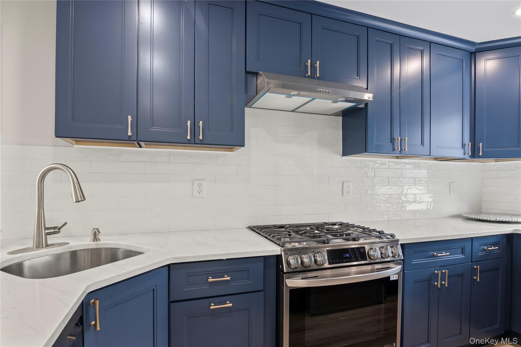 19 Pine Lane, Bayville, NY 11709