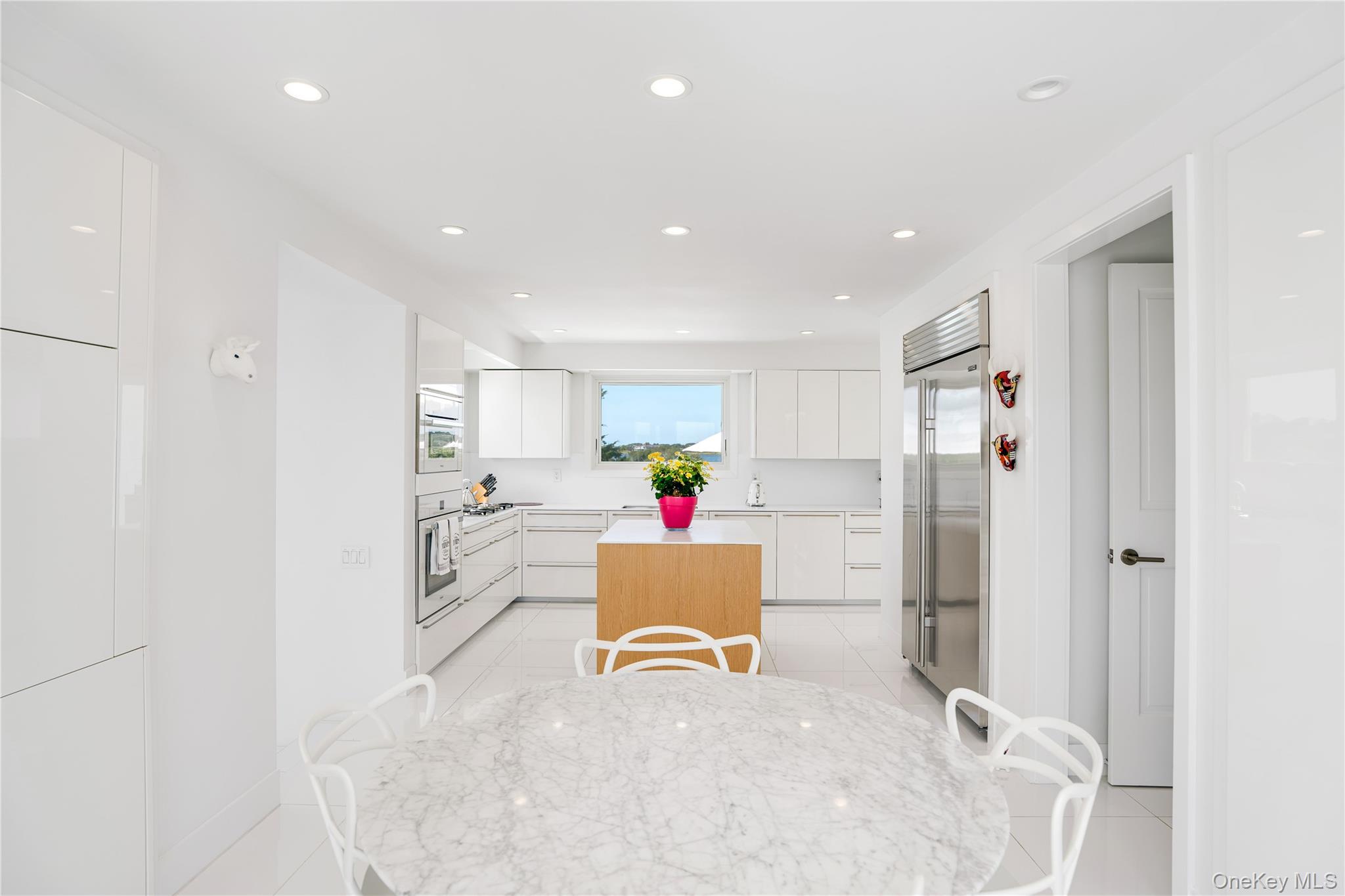 64 W End Road, East Hampton, NY 11937